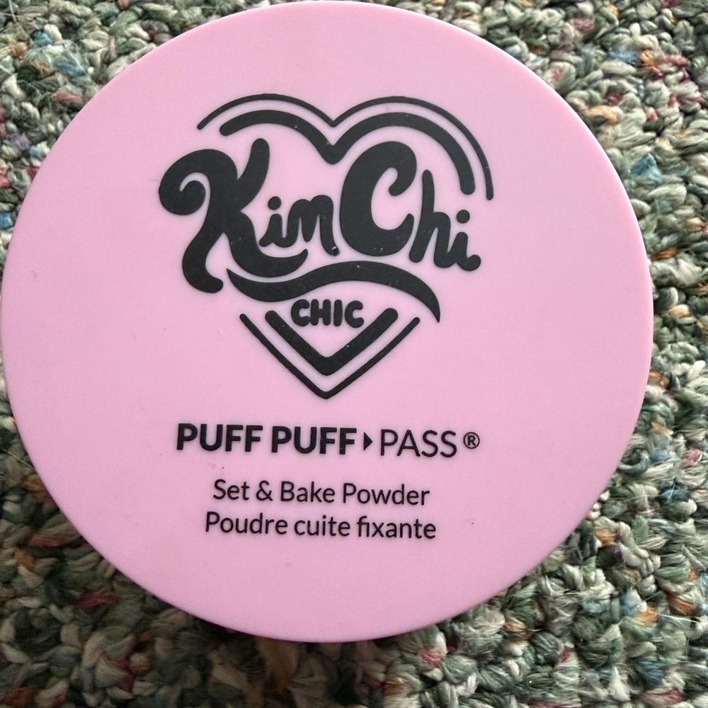 KimChi Chic Puff Puff Pass Set & Bake Powder